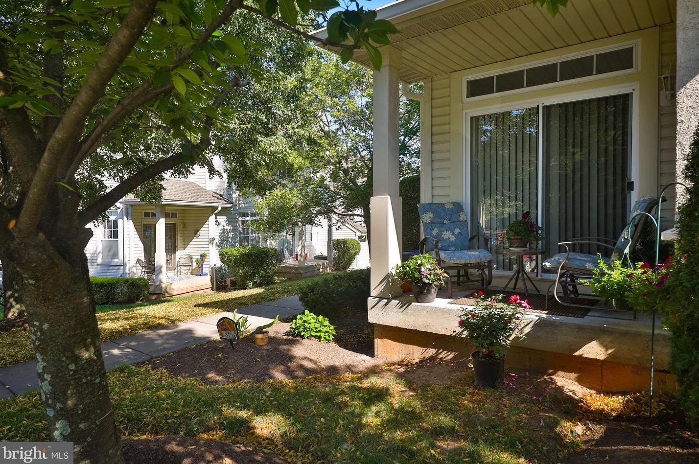 815 Dresher Woods Dr, Dresher, PA 19025