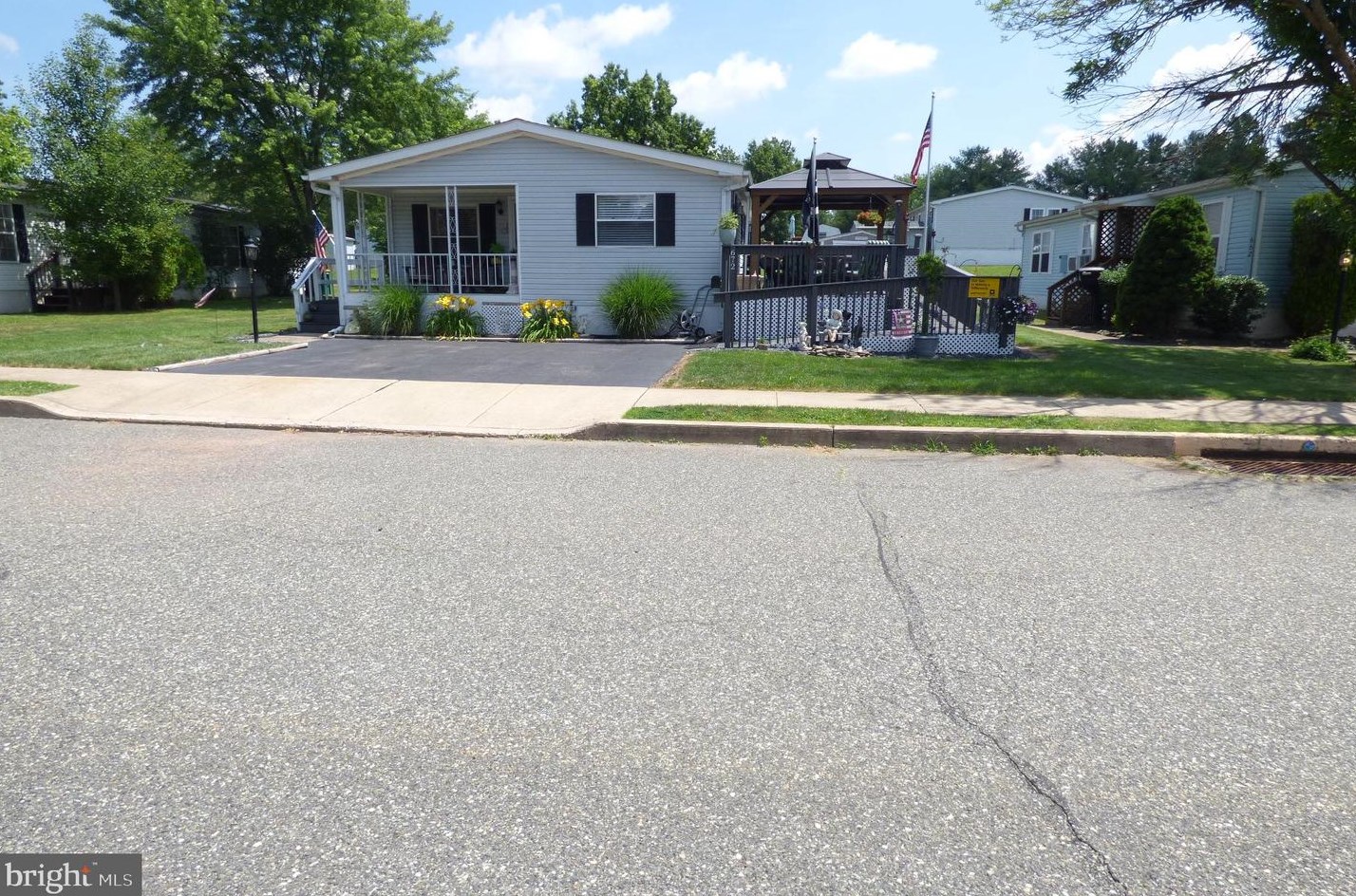 672 Walnut Ct, Red Hill, PA 18076-1349