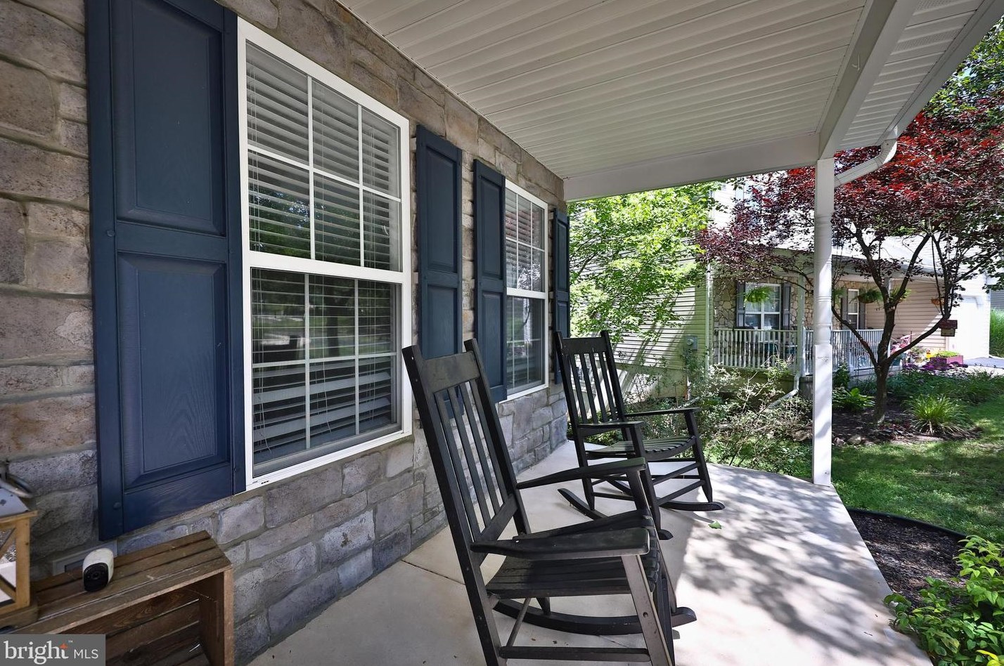 188 Ivy Ln, Zieglerville, PA 19492