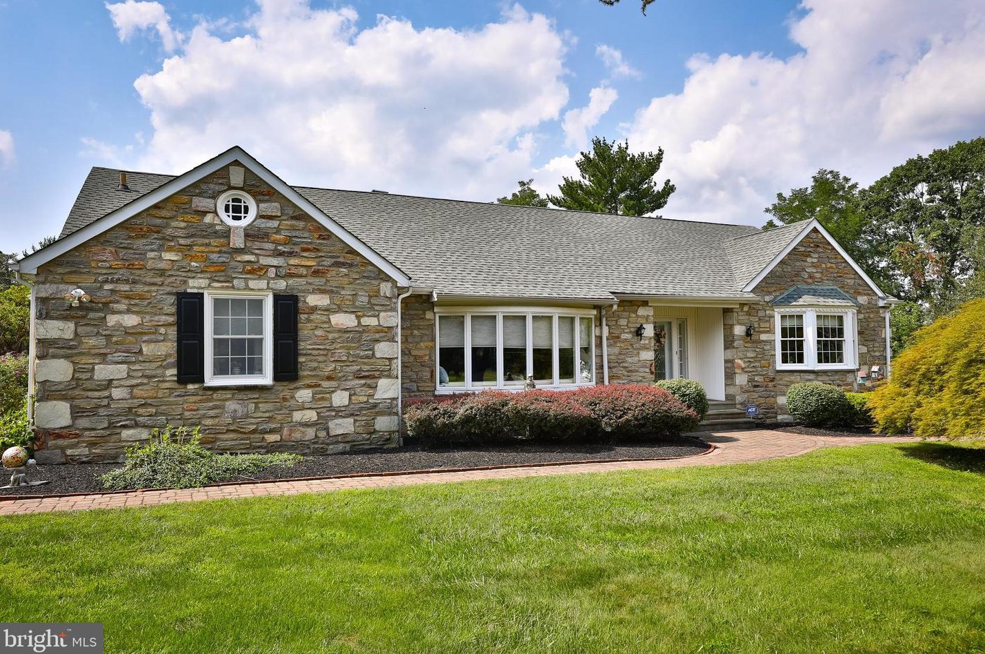 496 Holly Rd, Blue Bell, PA 19422