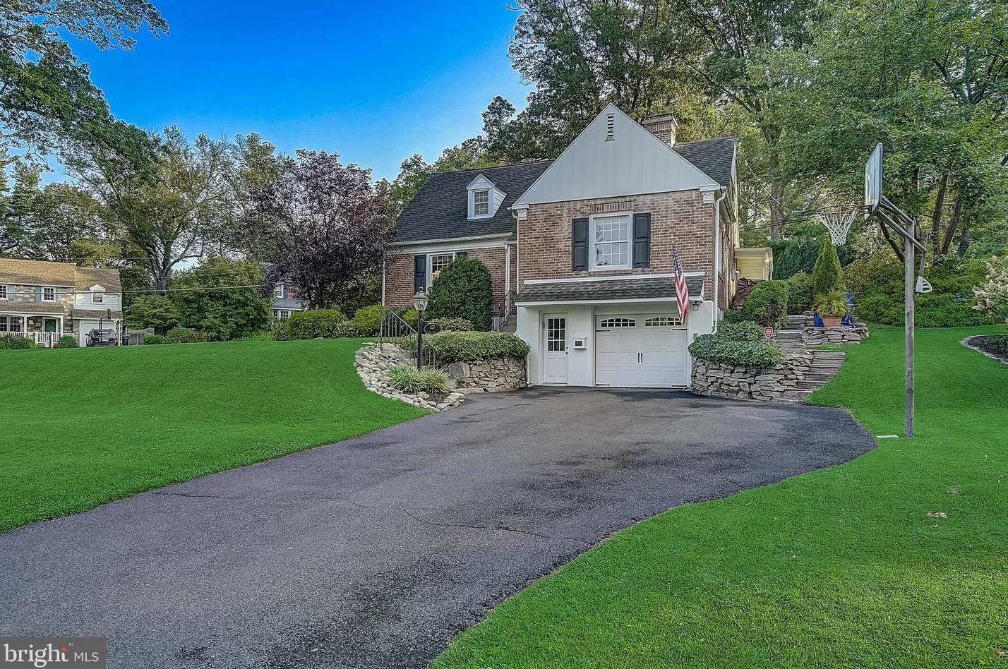 537 Fox Rd, Ardsley, PA 19038-2807
