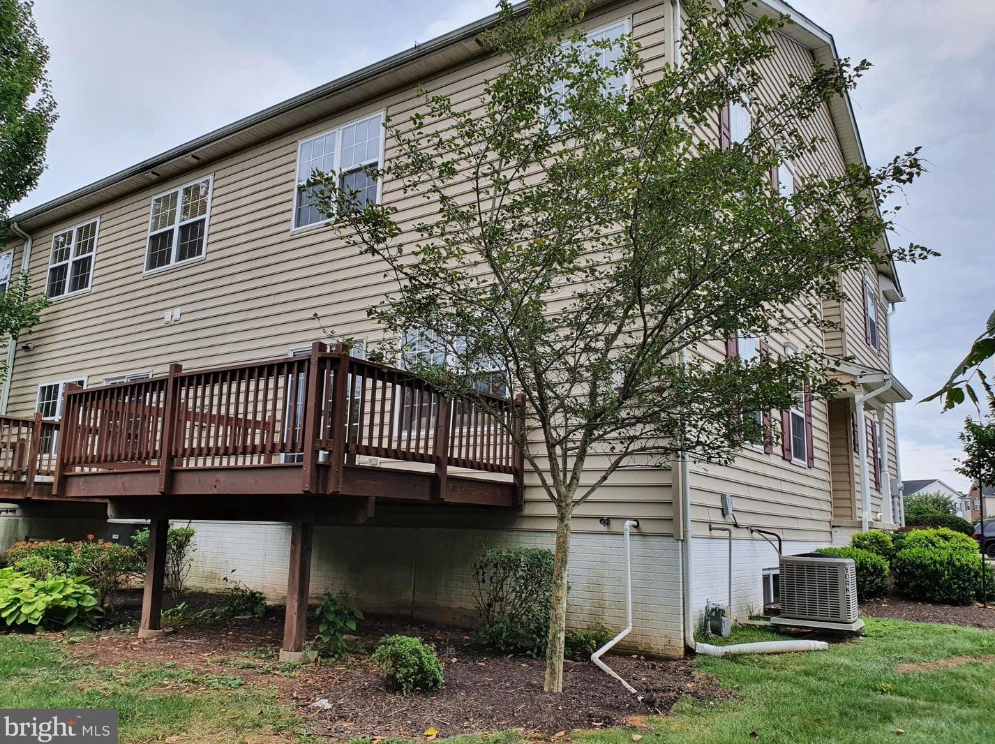 1058 Rosemont Ter, Red Hill, PA 18073-1136