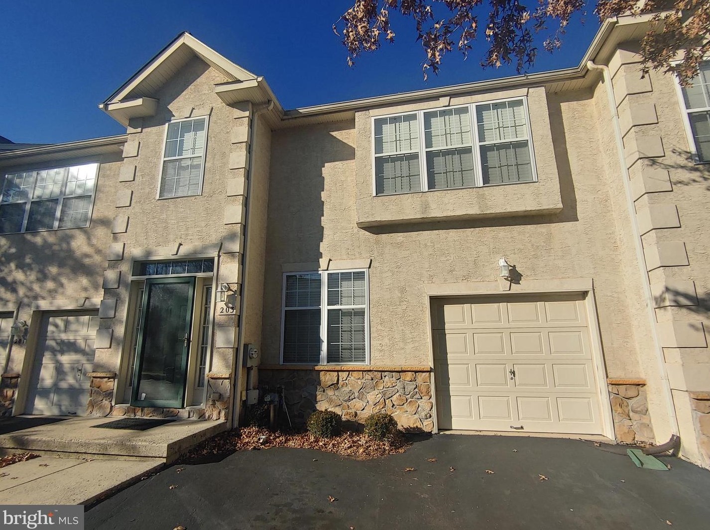 203 Warwick Way, North Wales, PA 19454-1839