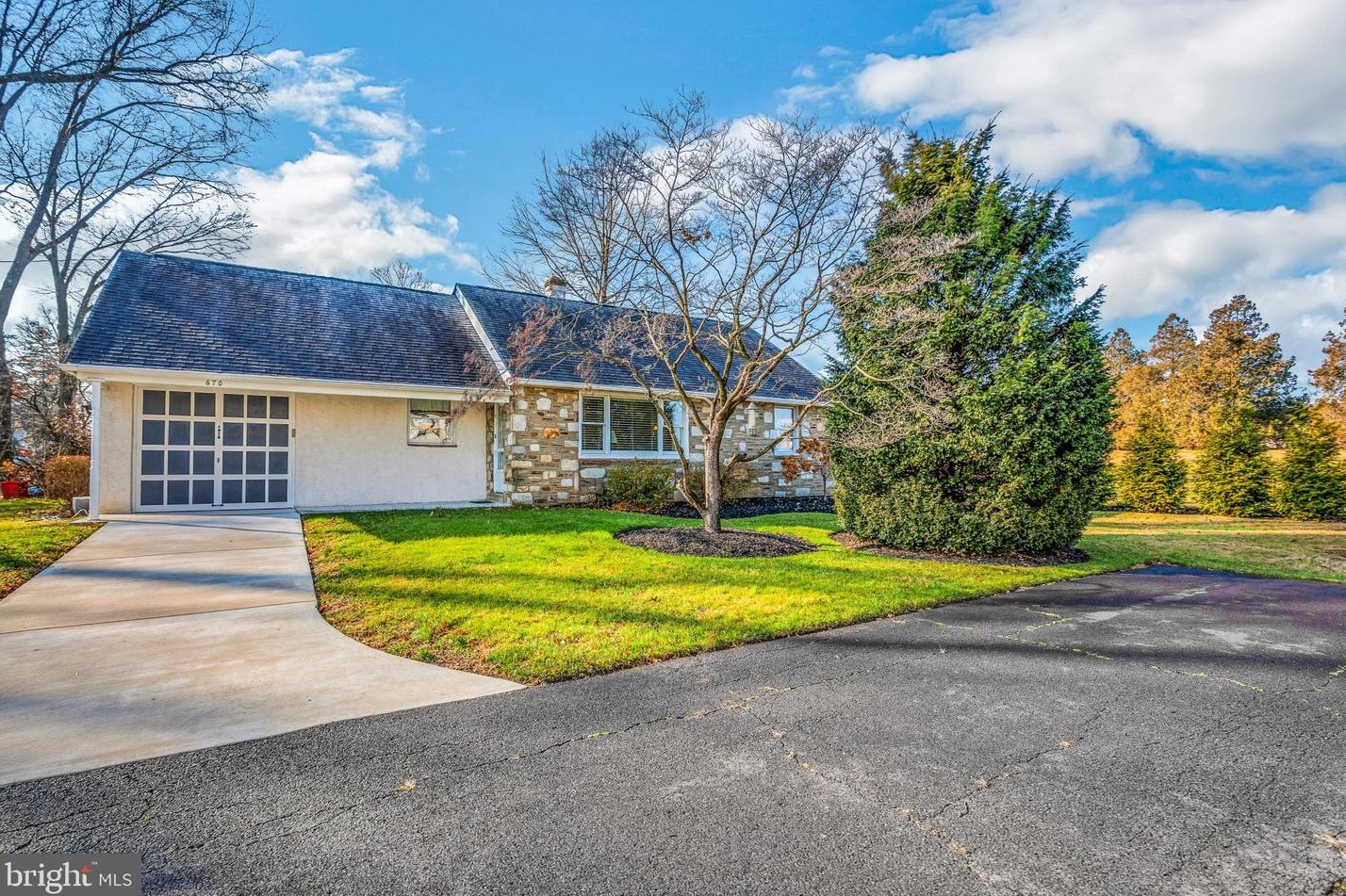 670 Kirkwood St, Meadowbrook, PA 19046-4133