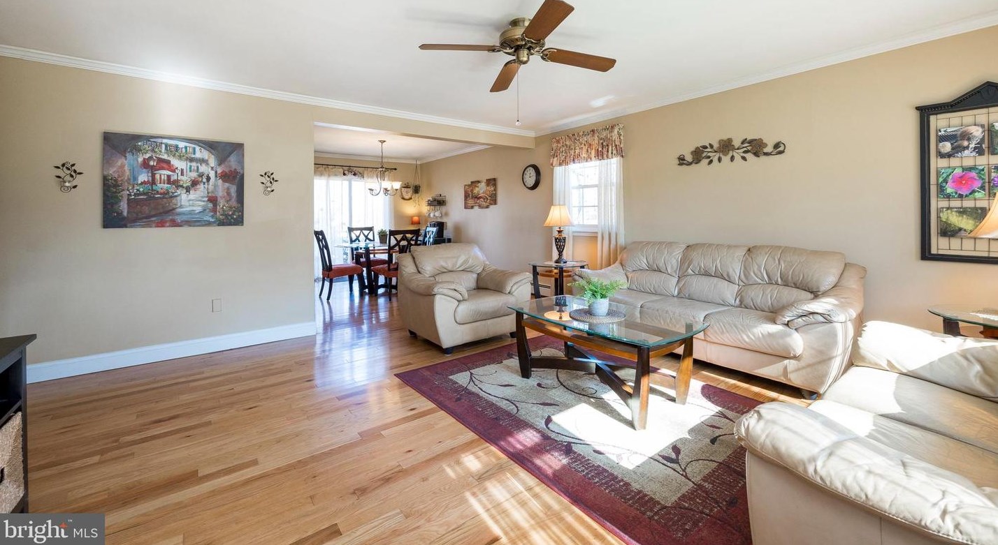 1669 Larchwood Dr, Blue Bell, PA 19422