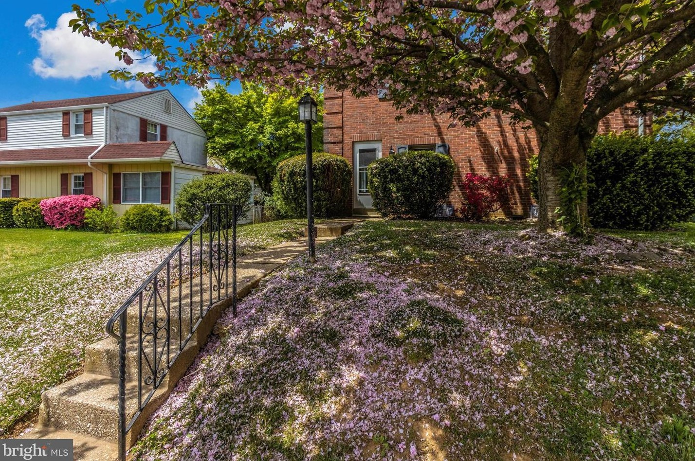 107 Lyster Rd, Oreland, PA 19075-1911