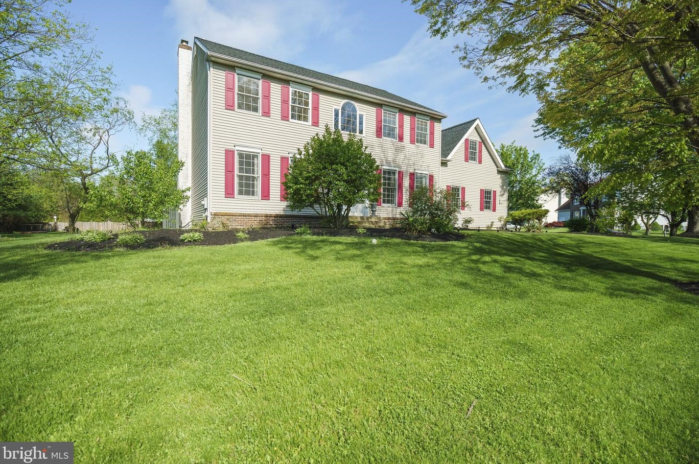 100 Mallard Dr, North Wales PA 19454-1191 exterior