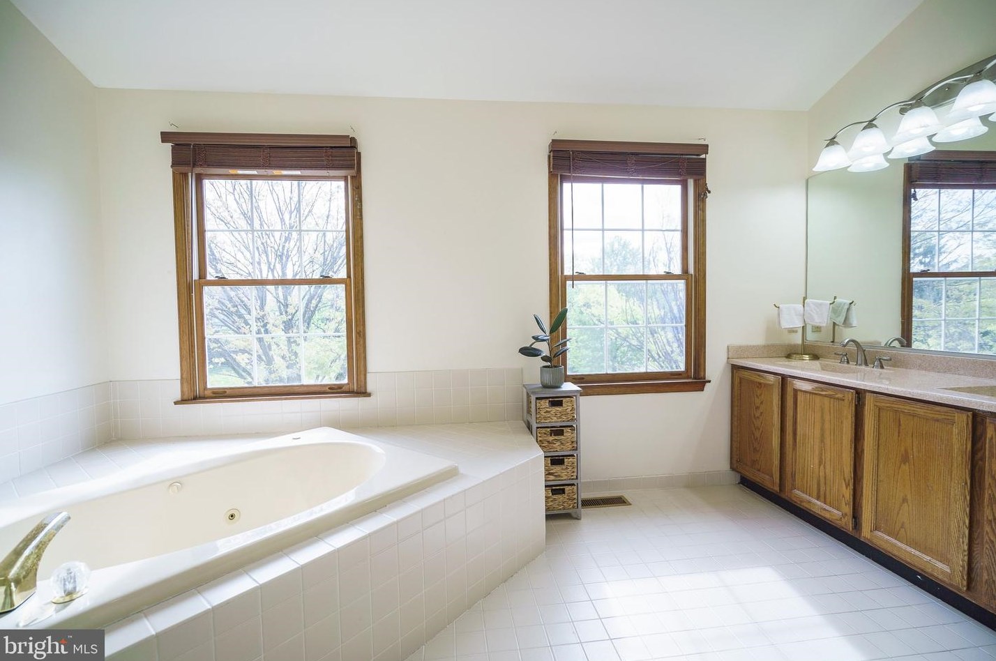 100 Mallard Dr, North Wales PA 19454-1191 exterior