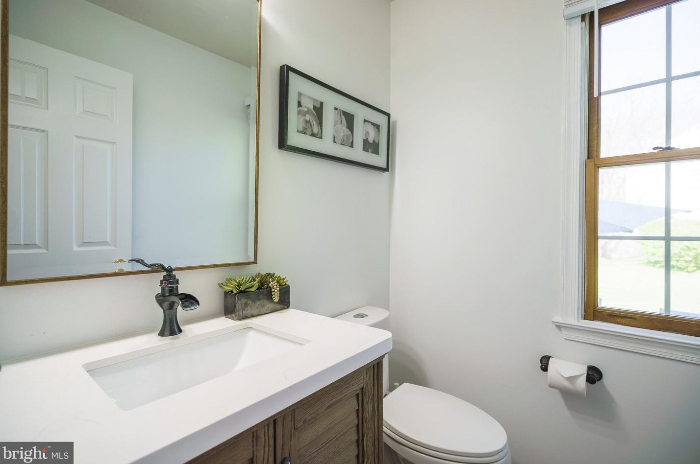 100 Mallard Dr, North Wales PA 19454-1191 exterior