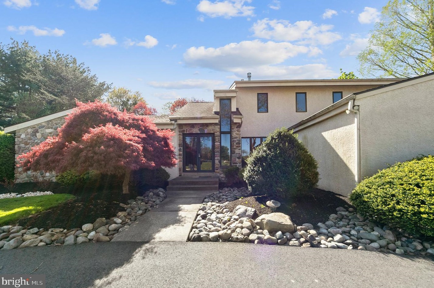 468 Long Ln, Huntingdon Valley, PA 19006