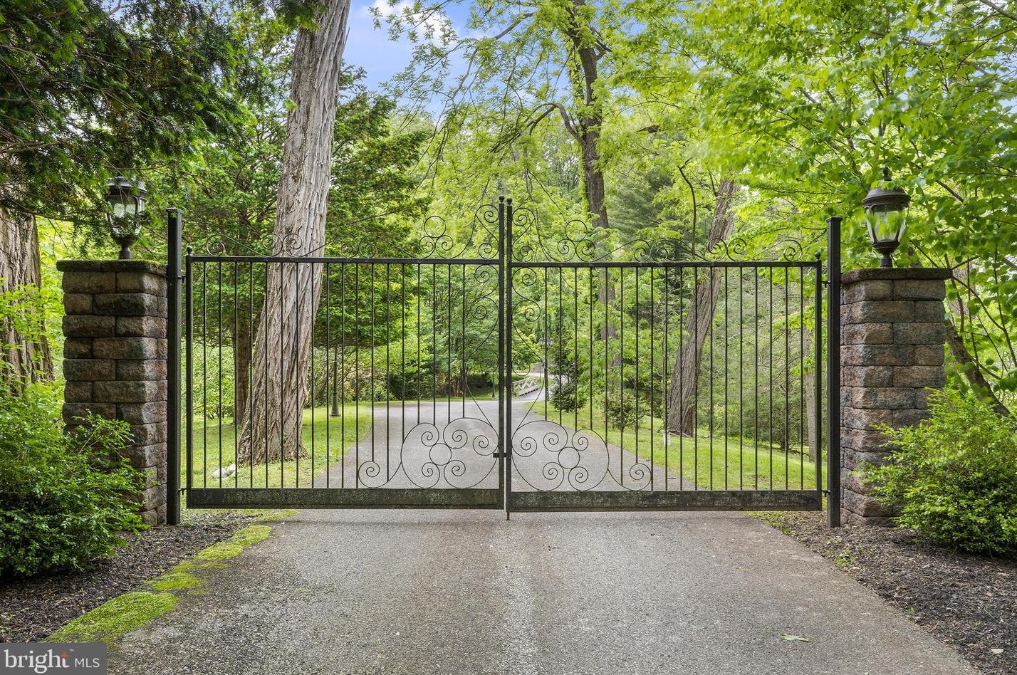 1240 Arrowmink Rd, Ithan, PA 19085