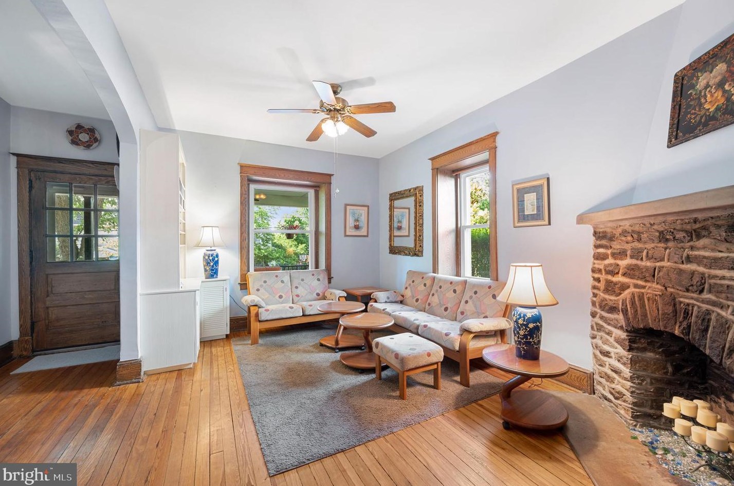 312 Hillside Ave, Meadowbrook, PA 19046-2009