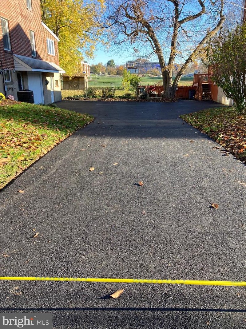 527 Anne St, Huntingdon Valley, PA 19006