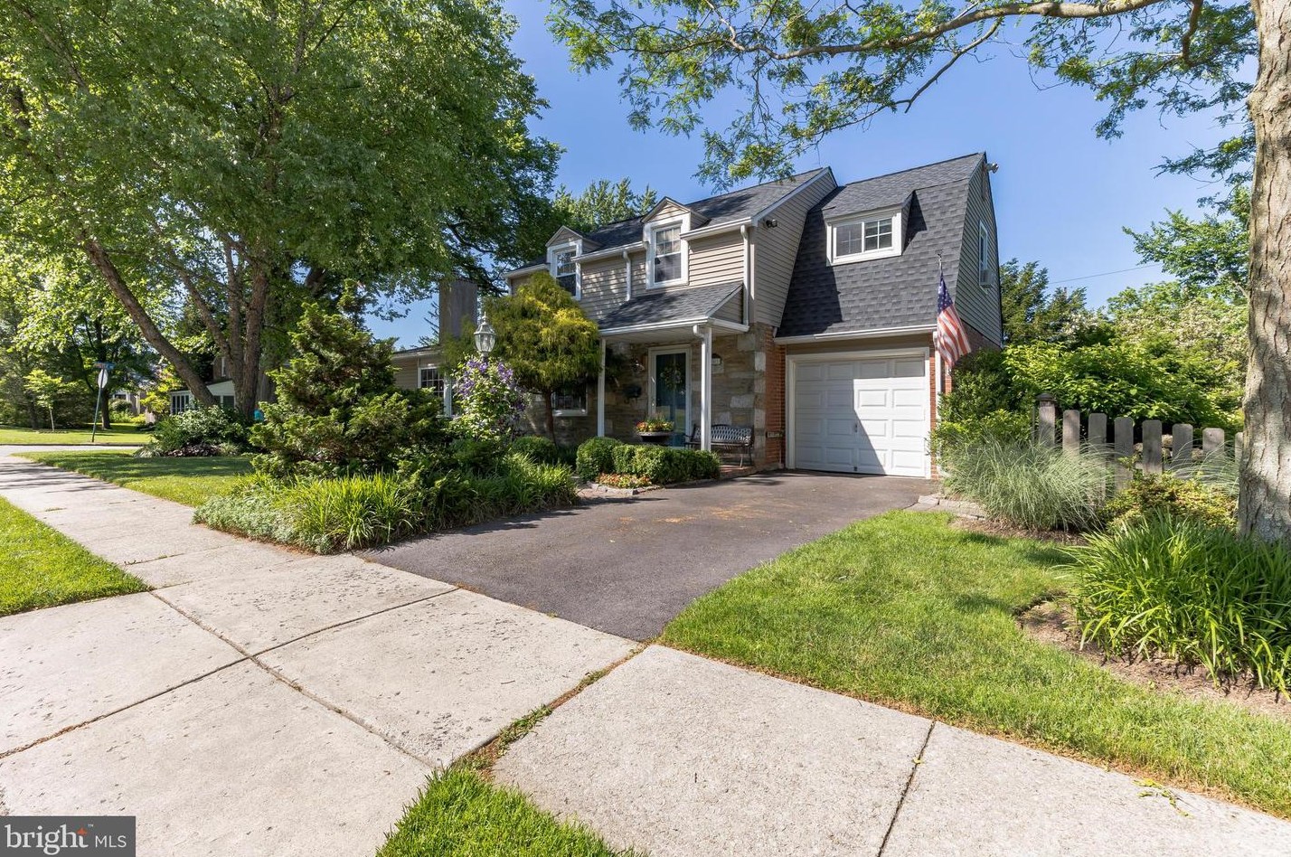 701 Brooke Rd, Ardsley, PA 19038-1505