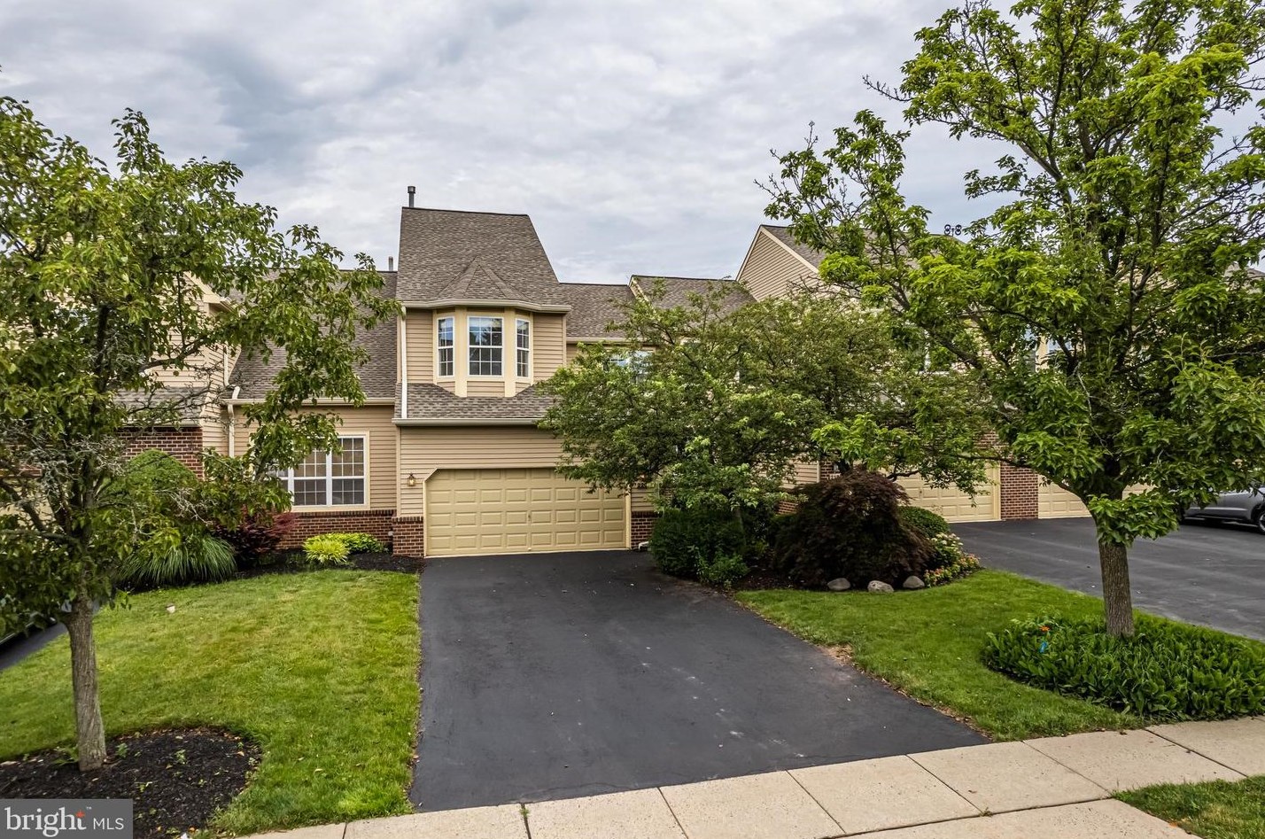 220 Pinecrest Ln, Lansdale, PA 19446