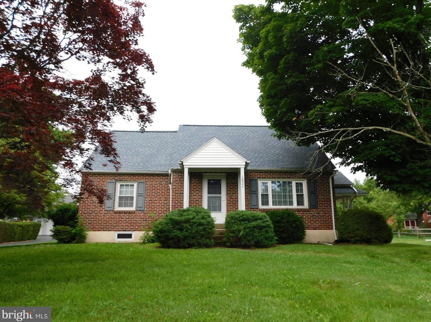 1821 Hoffmansville Rd, Sassamansville, PA 19472