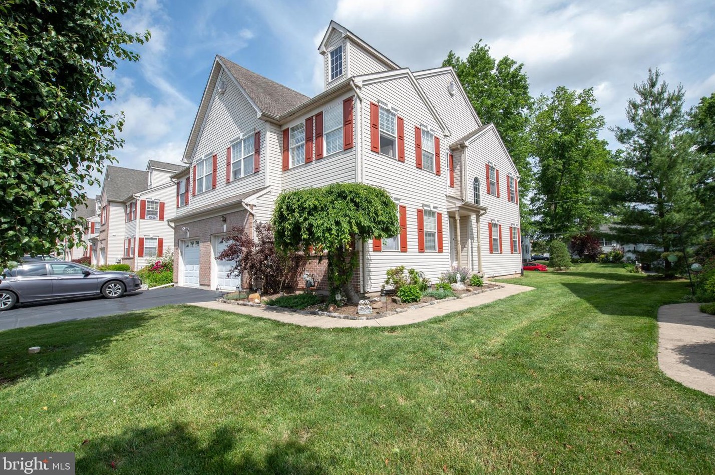 111 Raintree Xing, Hatfield, PA 19440-3085