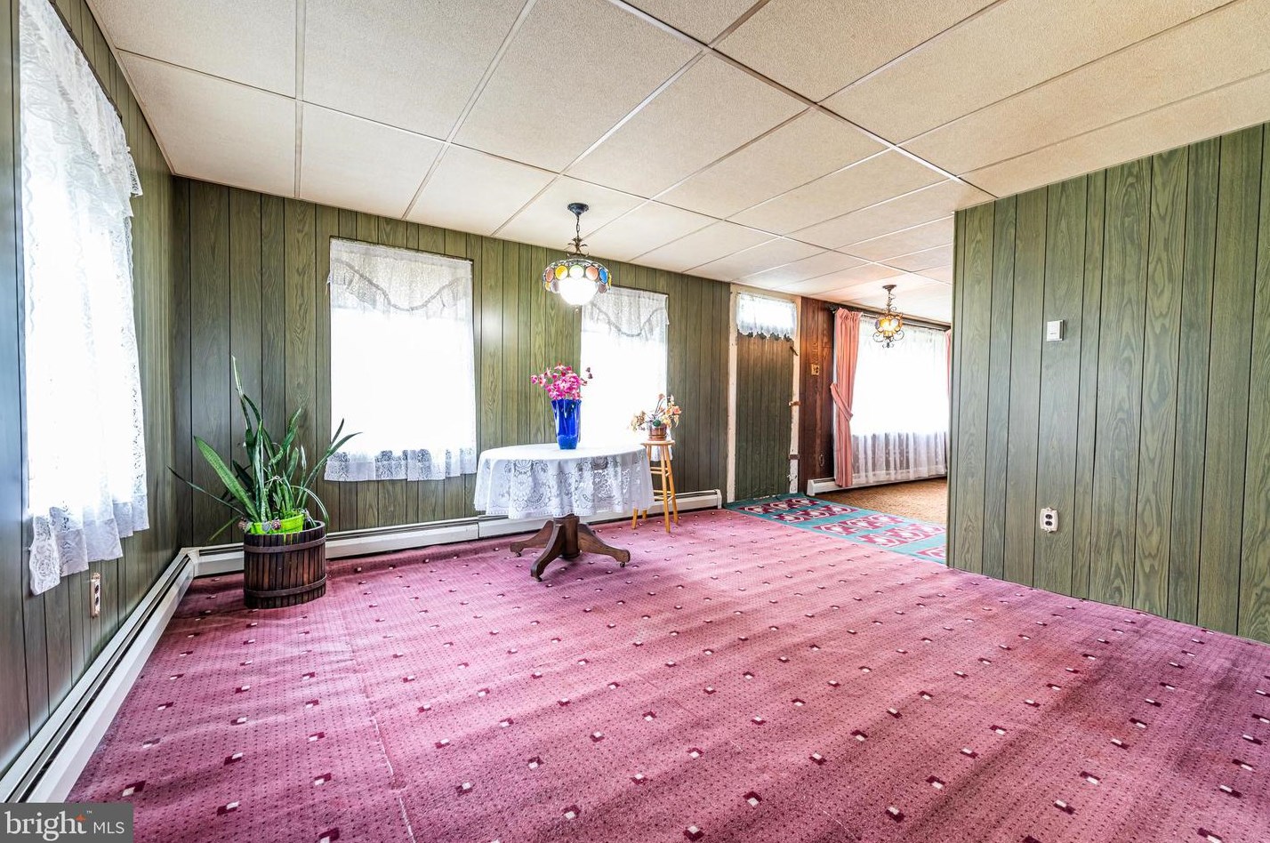 57 Dietz Mill Rd, Green Lane, PA 18054-2310