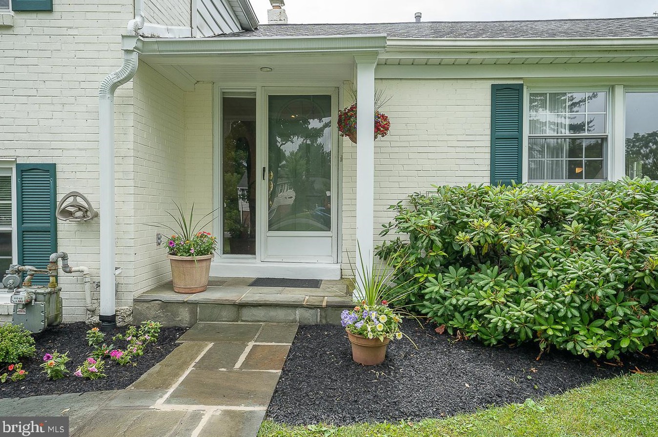 1726 Sherwood Cir, Ithan, PA 19085