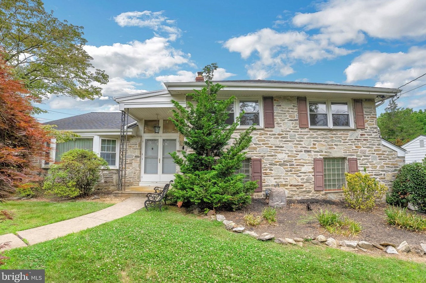1903 Quill Ln, Oreland, PA 19075-2521