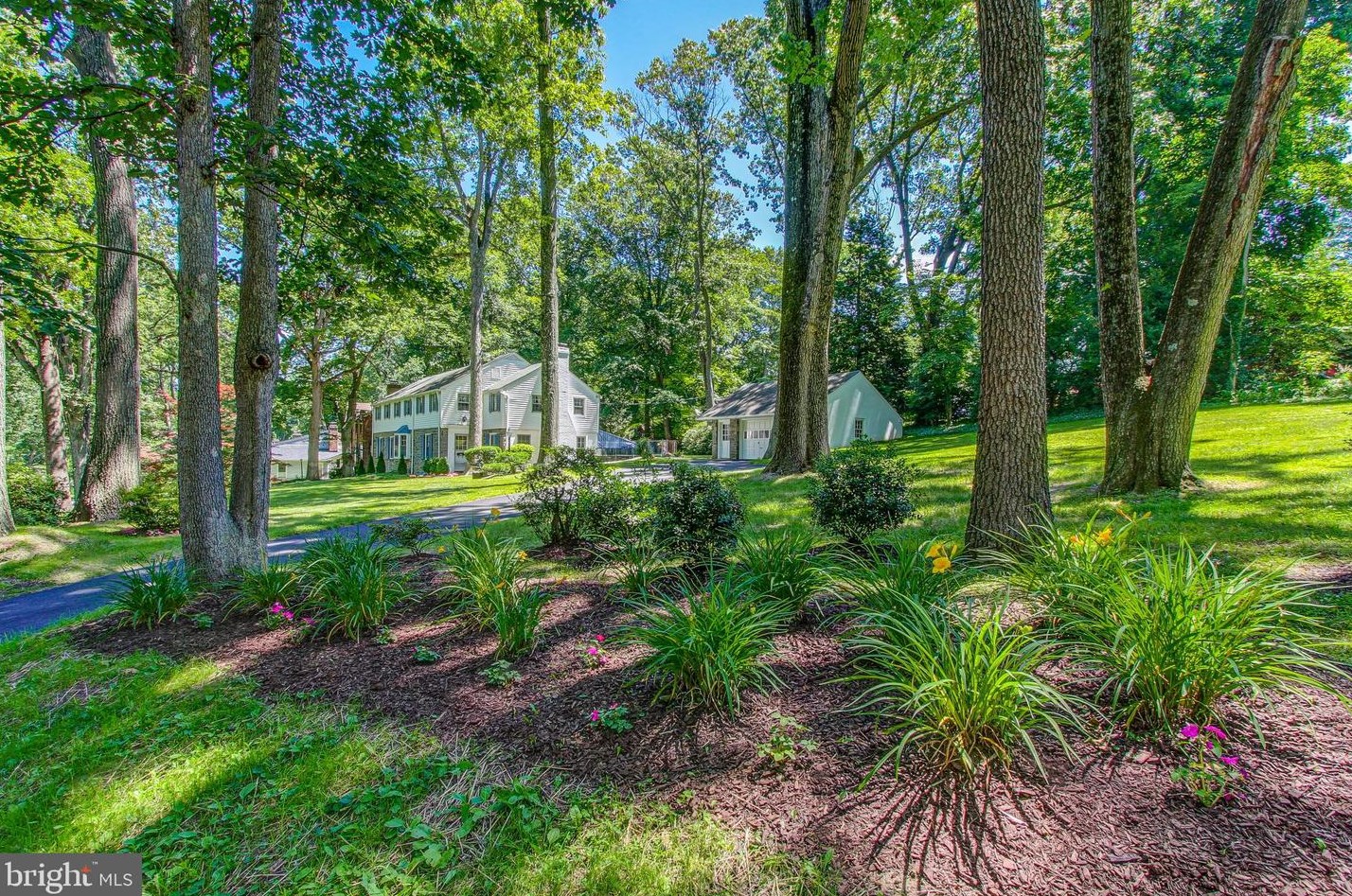 625 Bridle Rd, Ardsley, PA 19038-2003