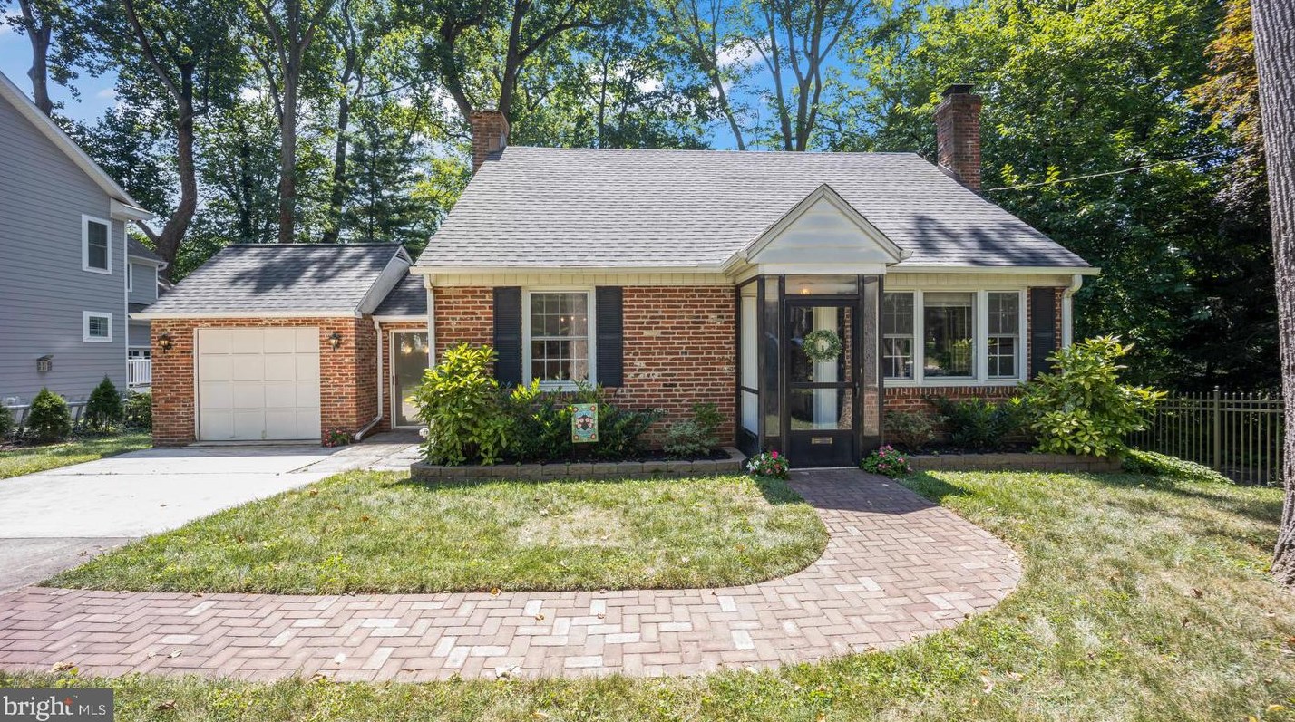 8 Sabine Ave, Penn Valley, PA 19072