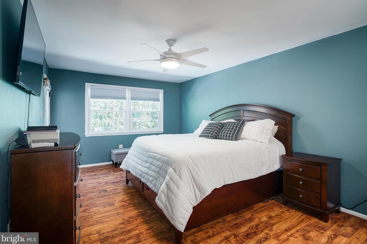 219 Jonathan Dr, North Wales PA  19454-1454 exterior