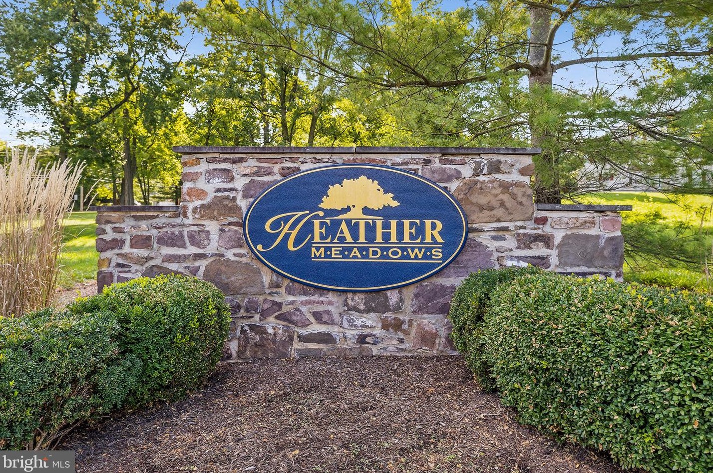 387 Wheatfield Cir, Hatfield, PA 19440-3090