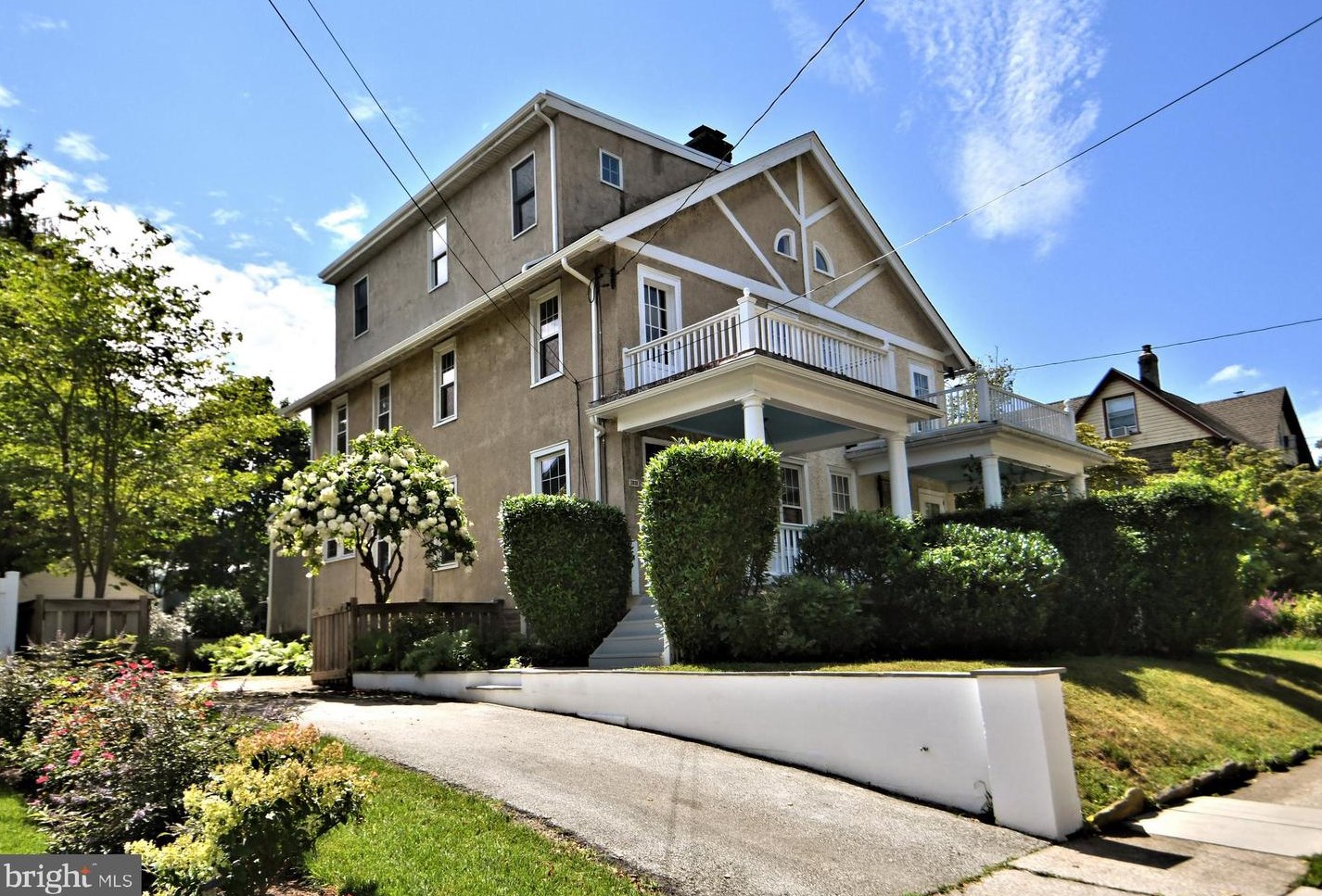 816 E Southampton Ave, Ardsley, PA 19038