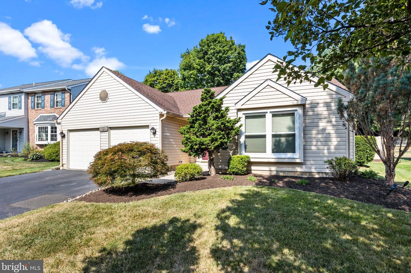 4 Boulder Ln, Horsham, PA 19044-1851