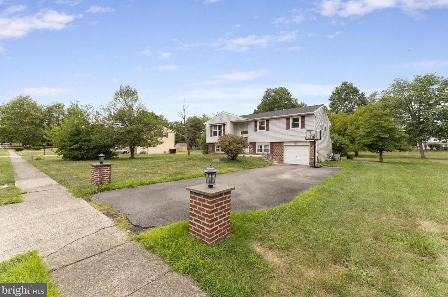 140 Colonel Phillip Reed Dr, Hatfield, PA 19440-3307