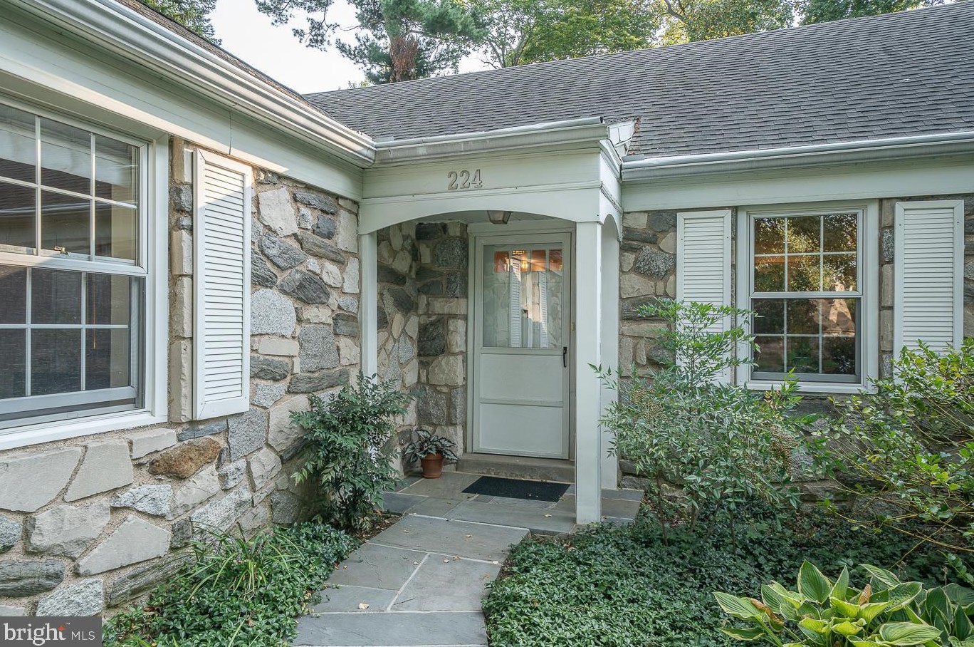 224 Welsh Ter, Merion Station, PA 19066-1624