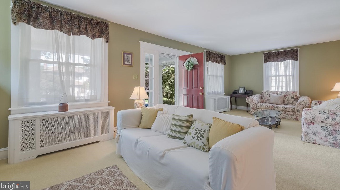 227 Cliveden Ave, Ardsley PA 19038-3509 exterior