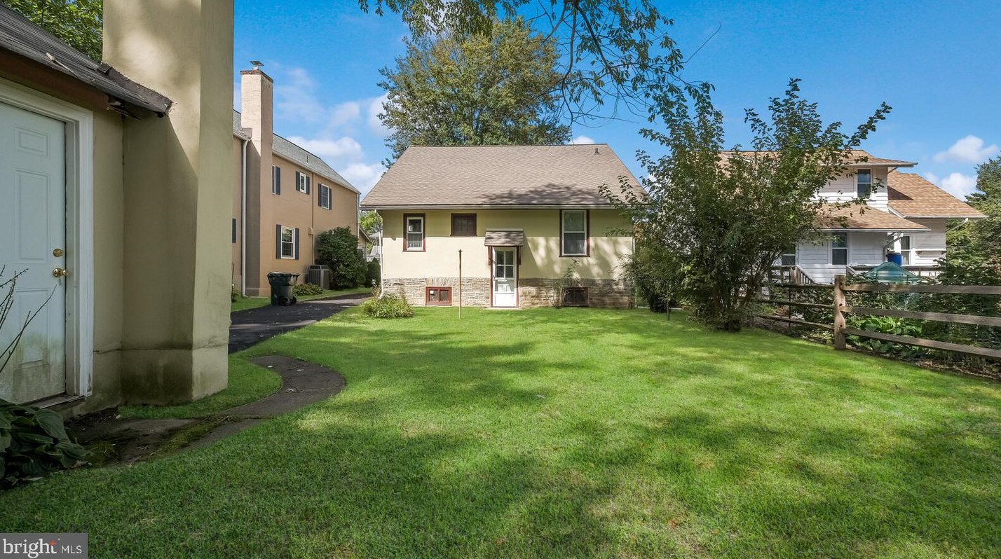 227 Cliveden Ave, Ardsley PA 19038-3509 exterior