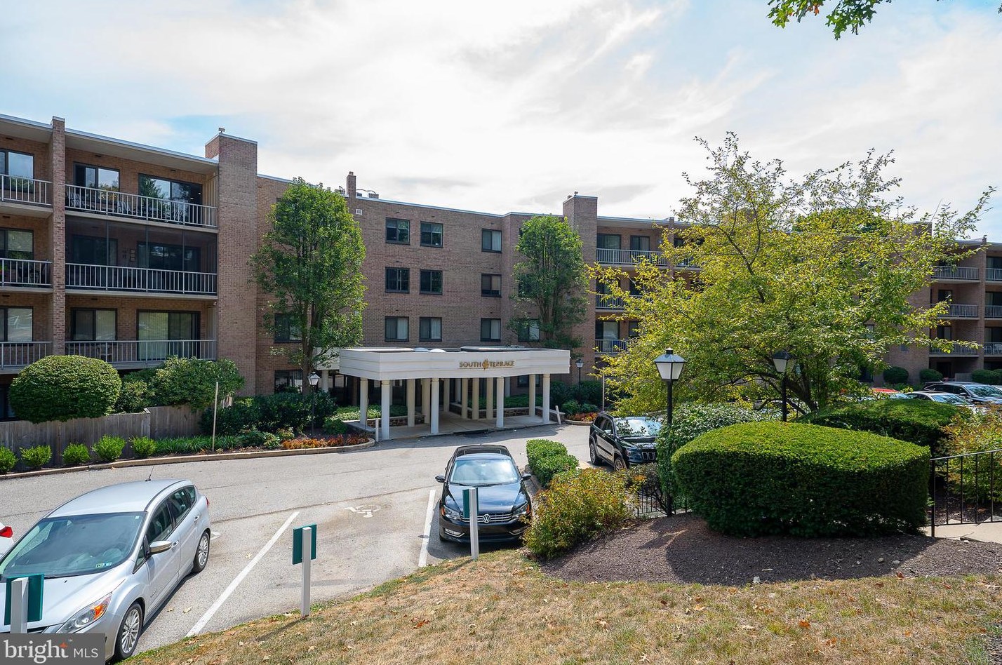 1637 Oakwood Dr #302, Penn Valley, PA