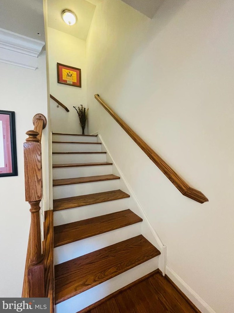 512 Susan Cir, North Wales PA  19454-1408 exterior