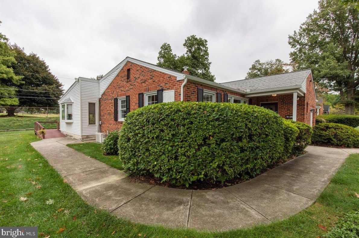 1017 Edann Rd, Oreland, PA 19075-2103