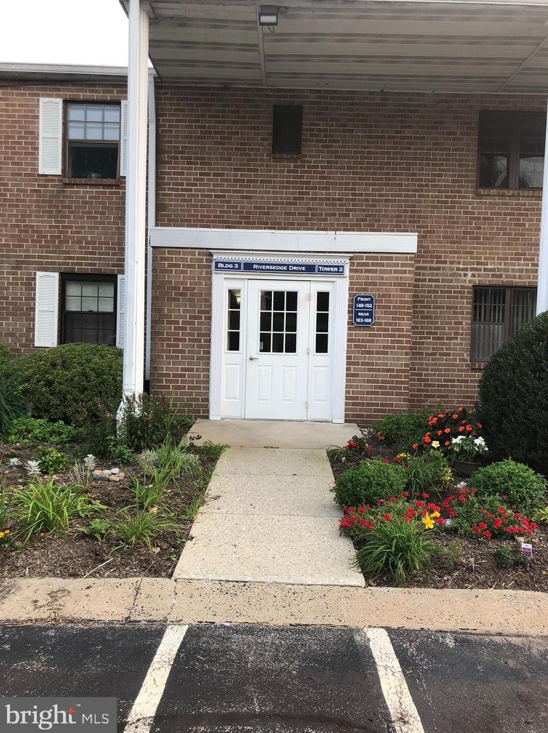 166 Riversedge Dr #condo 166, Norristown, PA 19403