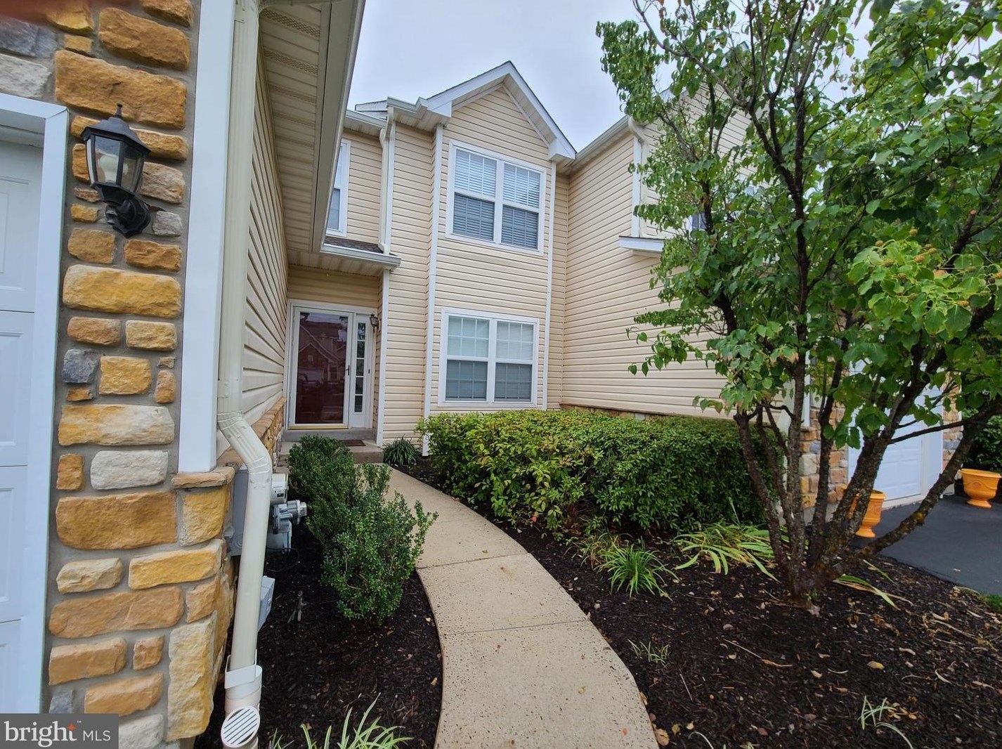 121 Shoal Creek Dr, Blue Bell, PA 19422