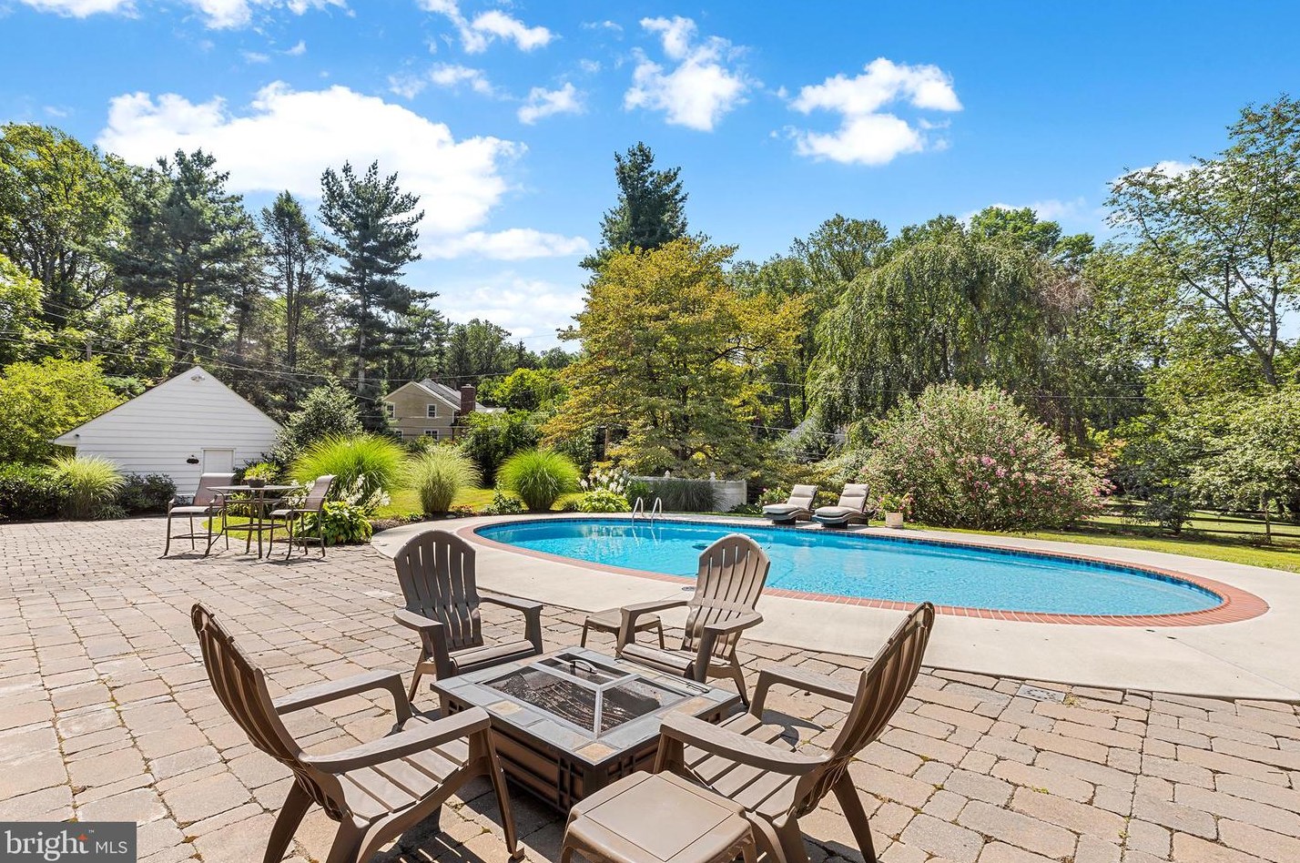 1500 Monticello Dr, Gladwyne, PA 19035-1207