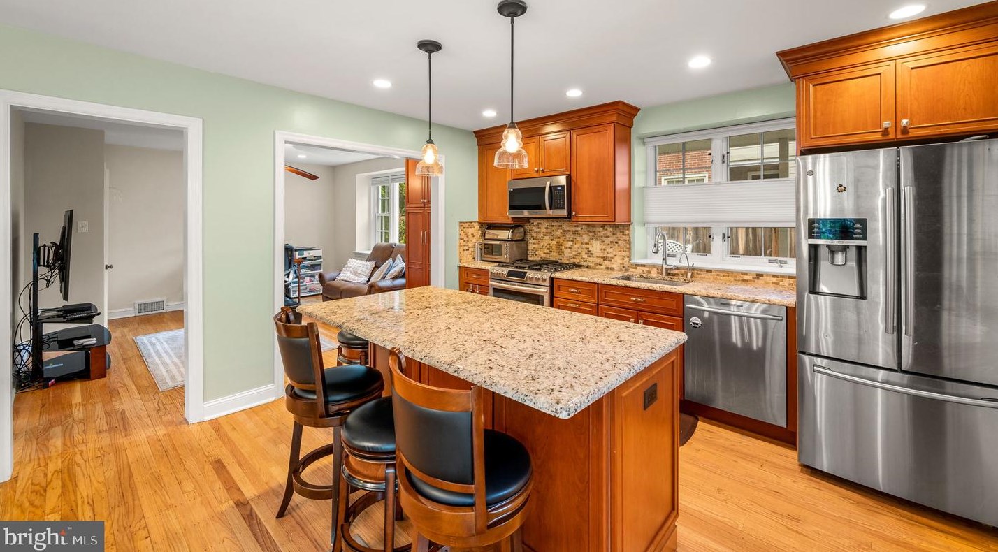 711 Sussex Rd, Penn Wynne PA 19096-2414 exterior