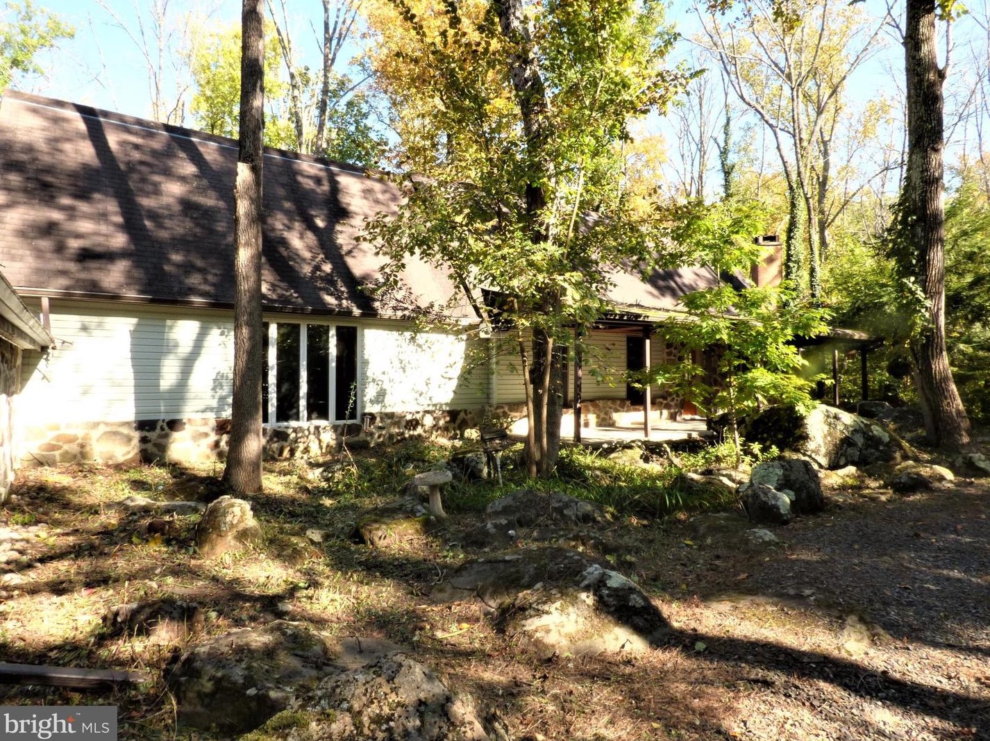 1410 Cedar Ln, Green Lane, PA 18054-9585