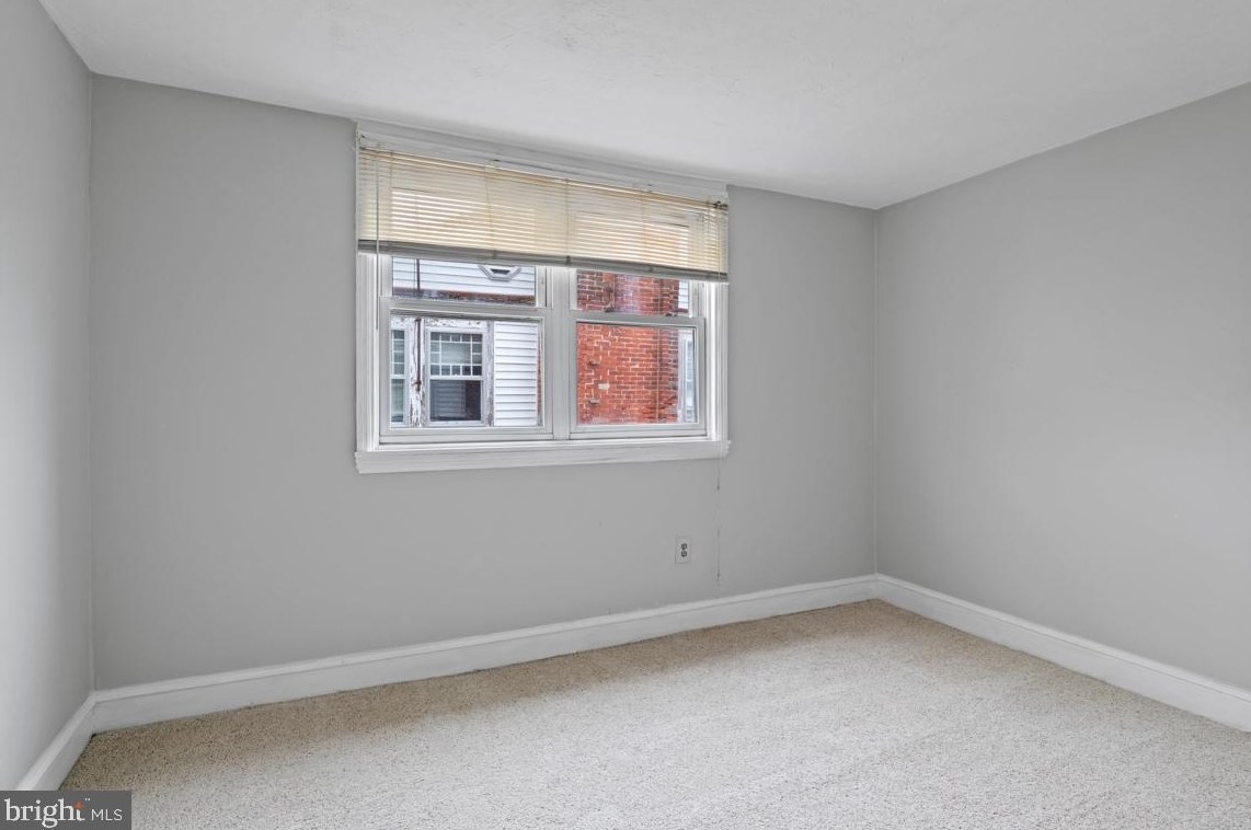 521 Montgomery Ave, North Wales PA 19454-2948 exterior