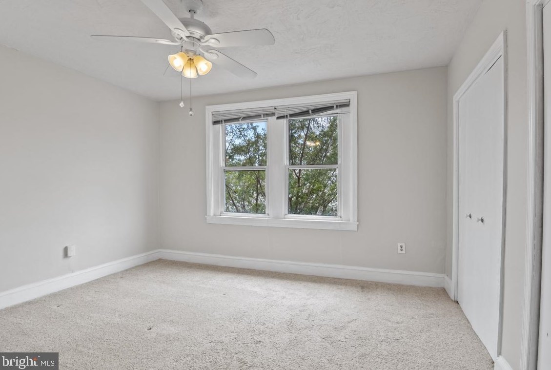 521 Montgomery Ave, North Wales PA 19454-2948 exterior