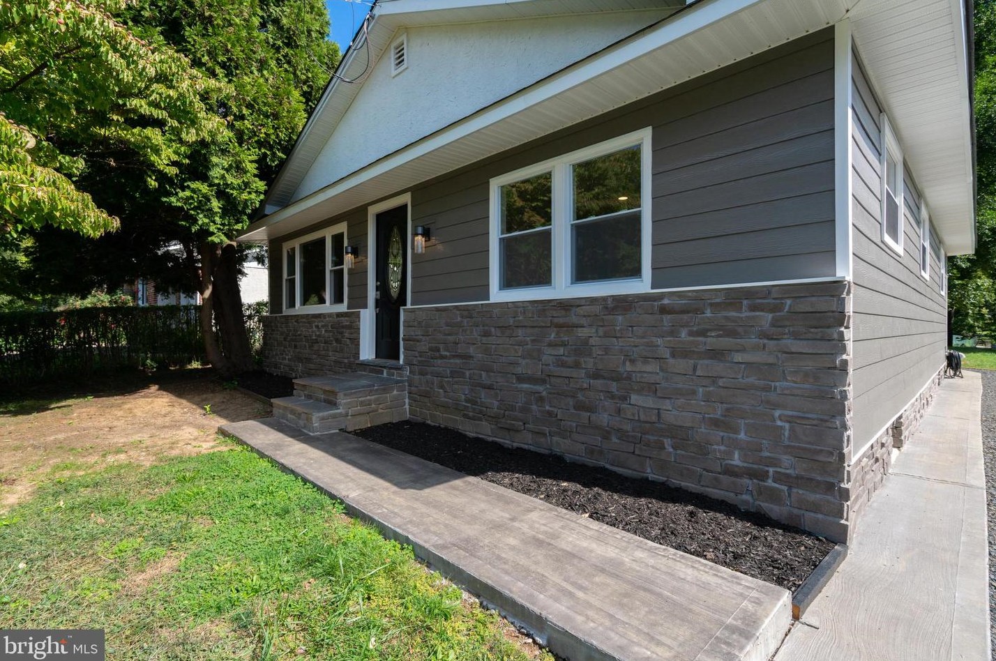 247 N Hills Ave, Ardsley, PA 19038