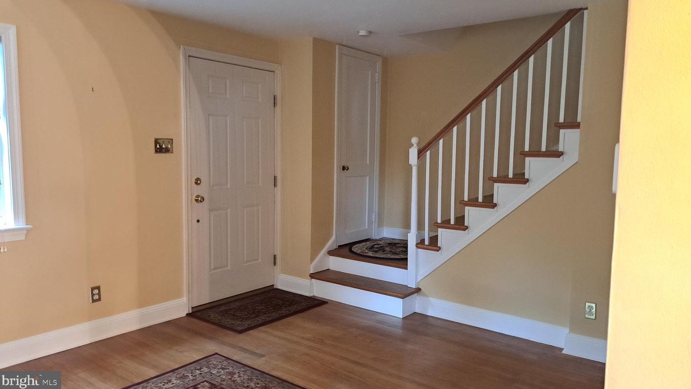 6320 Sunnybrook Rd, Flourtown, PA 19031