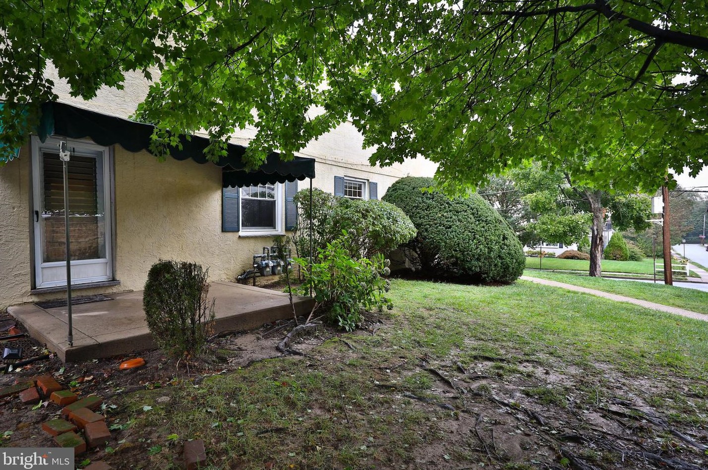 612 Shoemaker Ave, Meadowbrook, PA 19046-2132