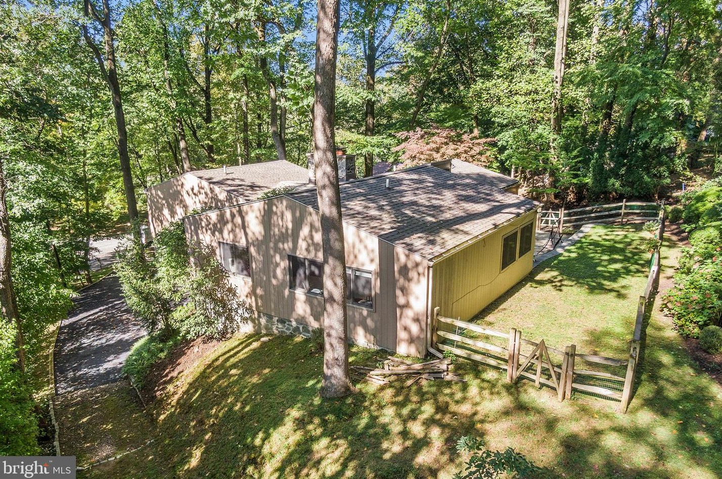1433 Sandy Cir, Penn Valley, PA 19072-1121