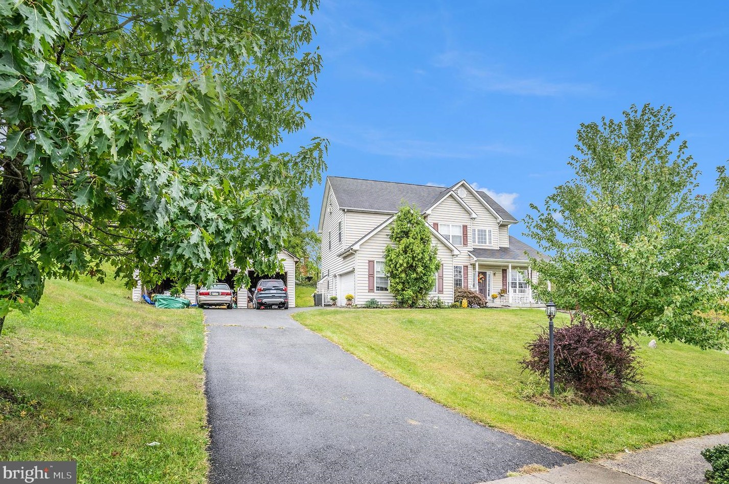 2496 Tracy Ln, Gilbertsville, PA 19525