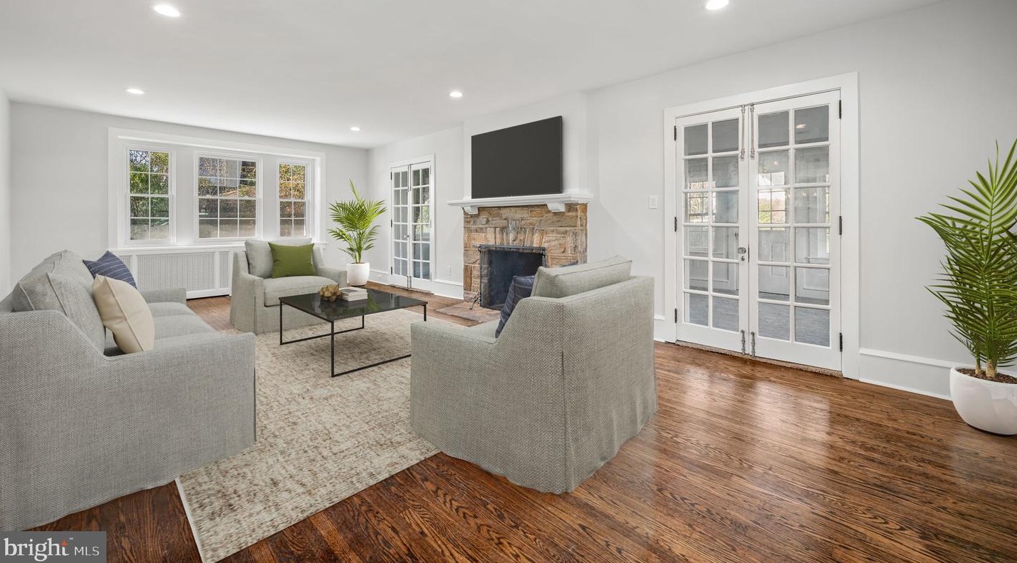 250 Hathaway Ln, Penn Wynne PA 19096-1924 exterior